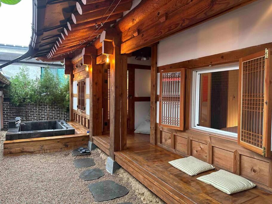 Hanok Village Private House With Jacuzzi Aboy Jeonju Exterior foto